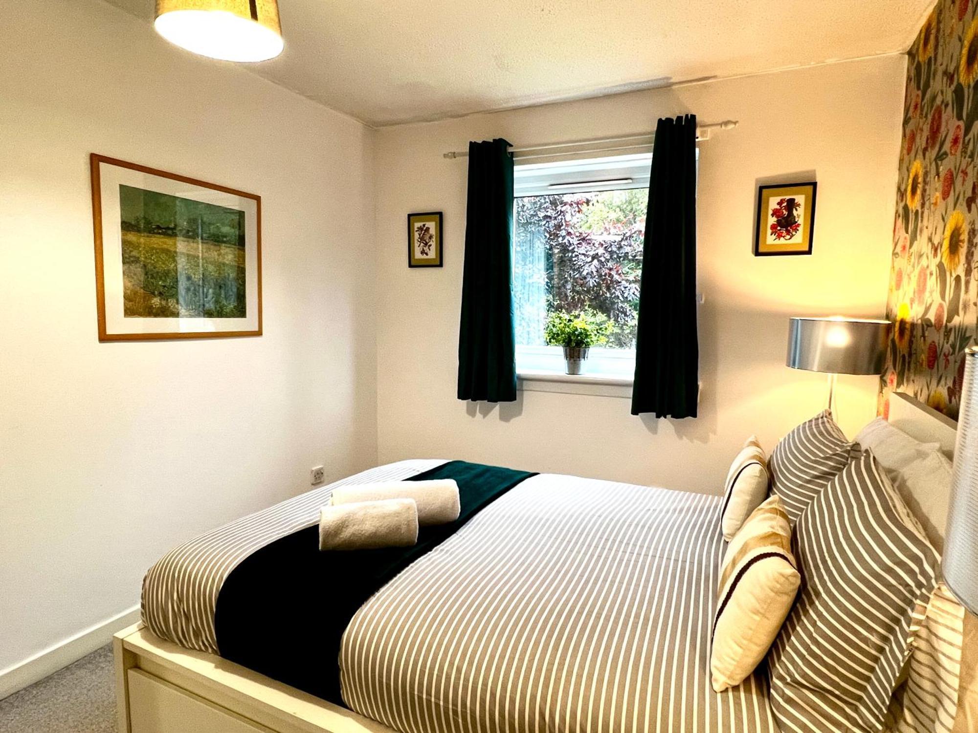 Ground Floor Flat With Free Parking & Wifi Apartment Glasgow Ngoại thất bức ảnh